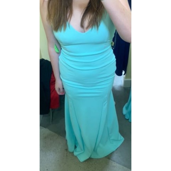 Formal Floor lengths gown - Picture 2 of 2